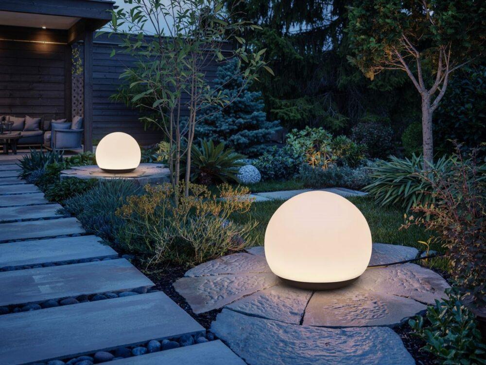 duża lampa ogrodowa