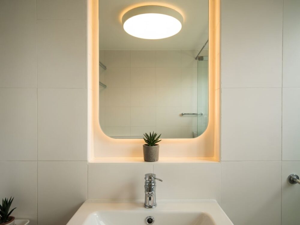 jasne lampy sufitowe