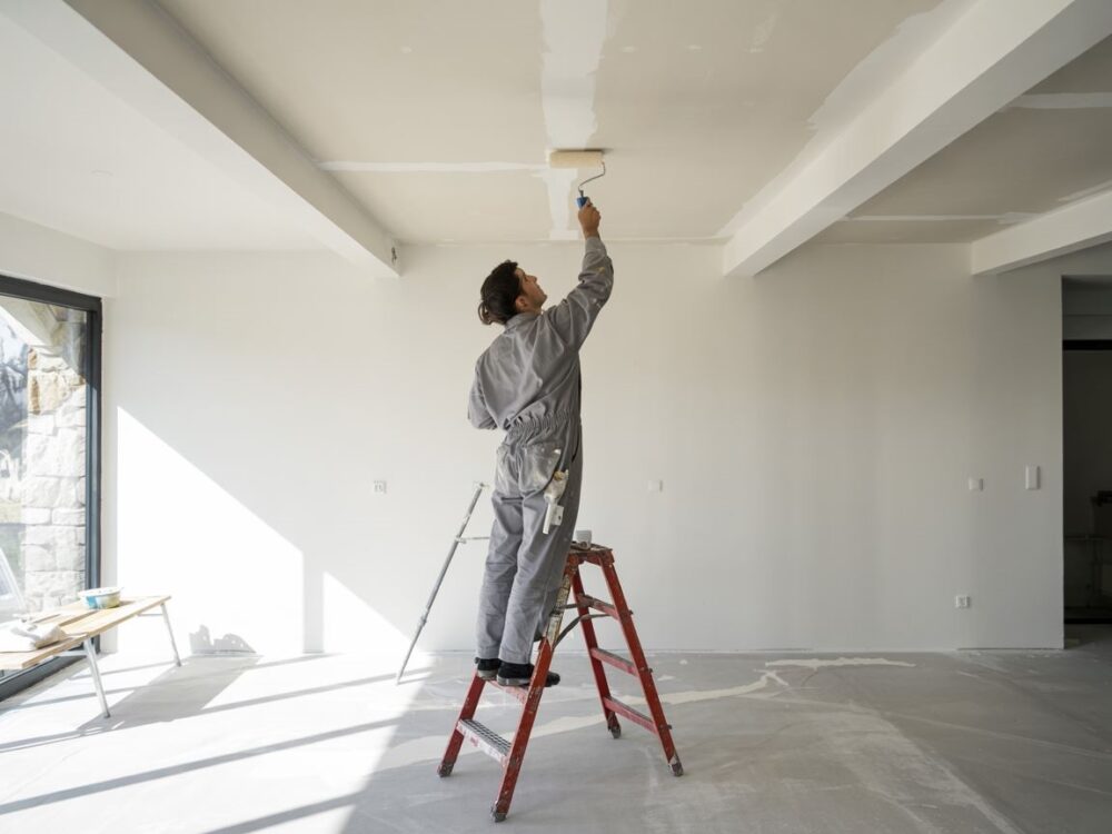 narzędzia do malowania sufitu
