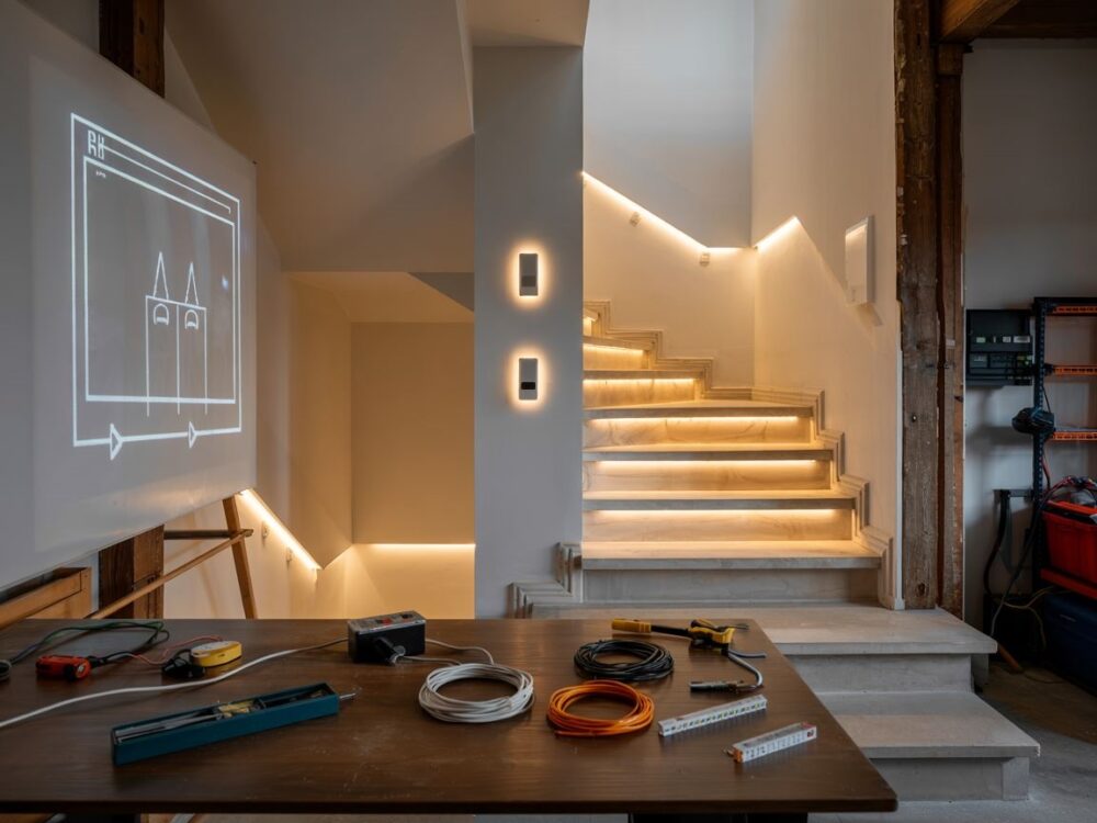 podłączenie LED na schodach